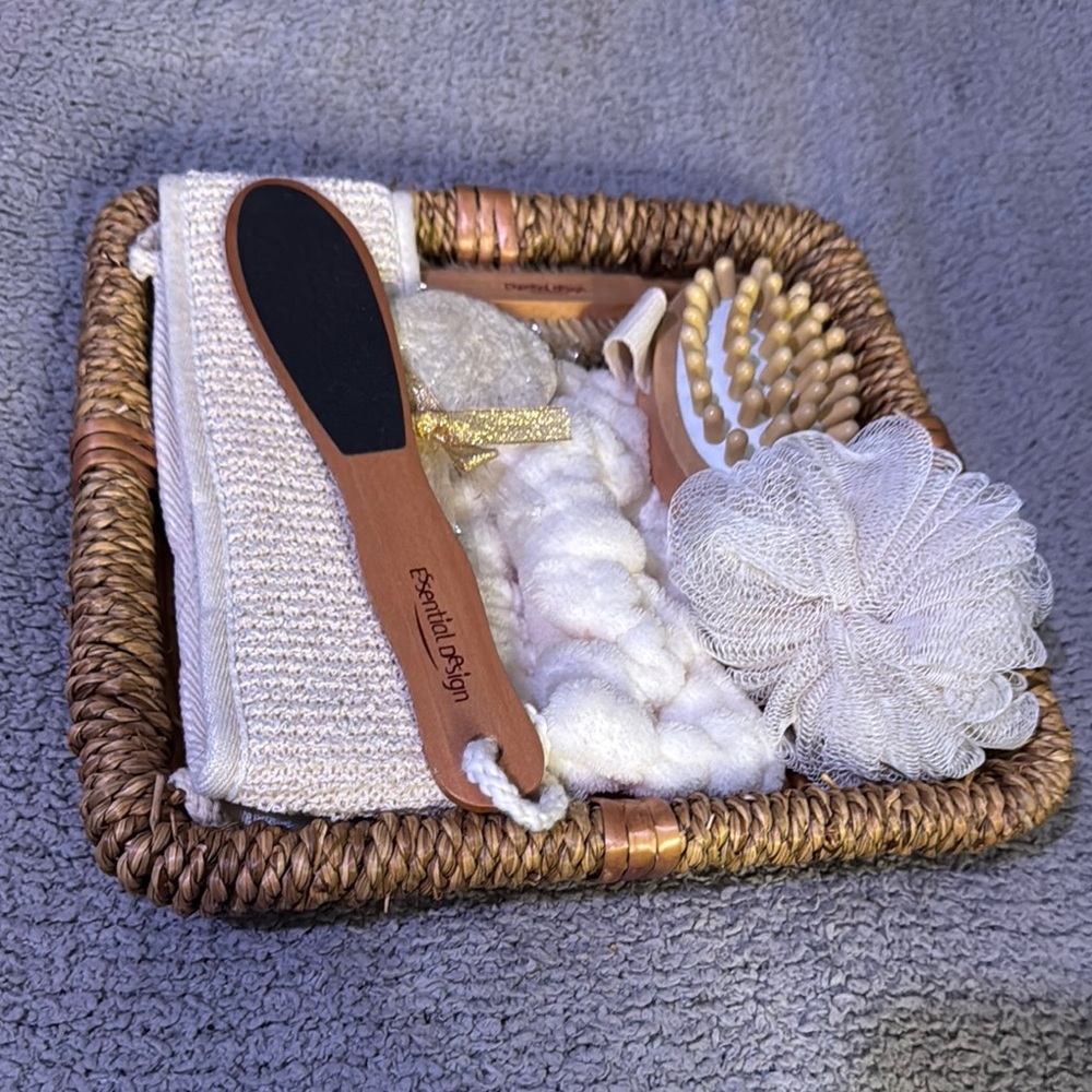 Beige Women's Spa Set never been used skin care set